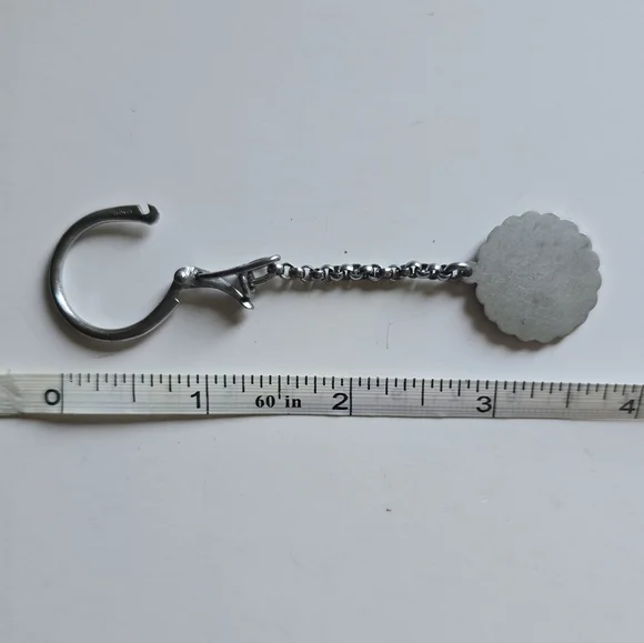 🚗 Travelers Protection Keychain - Picture 6 of 6